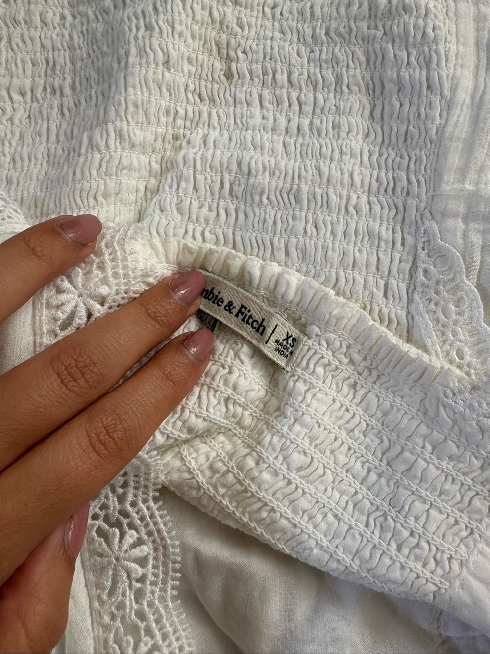 Abercrombie & Fitch White Lace-Trimmed Cotton Tank - Picture 3 of 3